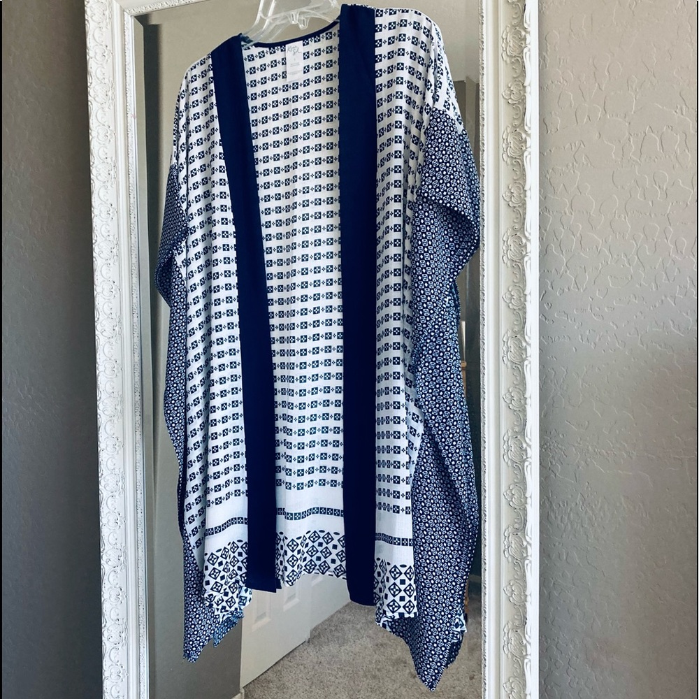Navy & White Drape Front Kimono Size Small